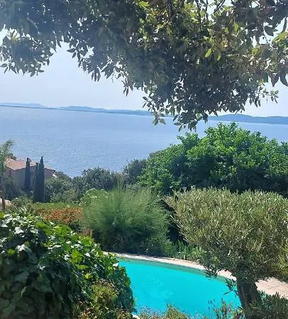 Du Bau Rouge 别墅 卡尔特汉